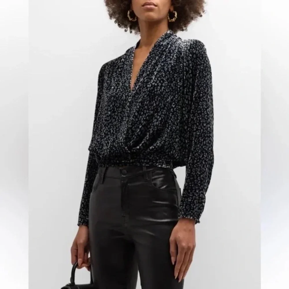RAMY BROOK Jordyn Velvet Top w/deep-v neckline, Black/Grey Leopard Print Sz XS - Picture 1 of 11